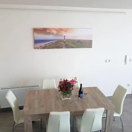Silver 1 Apartment *